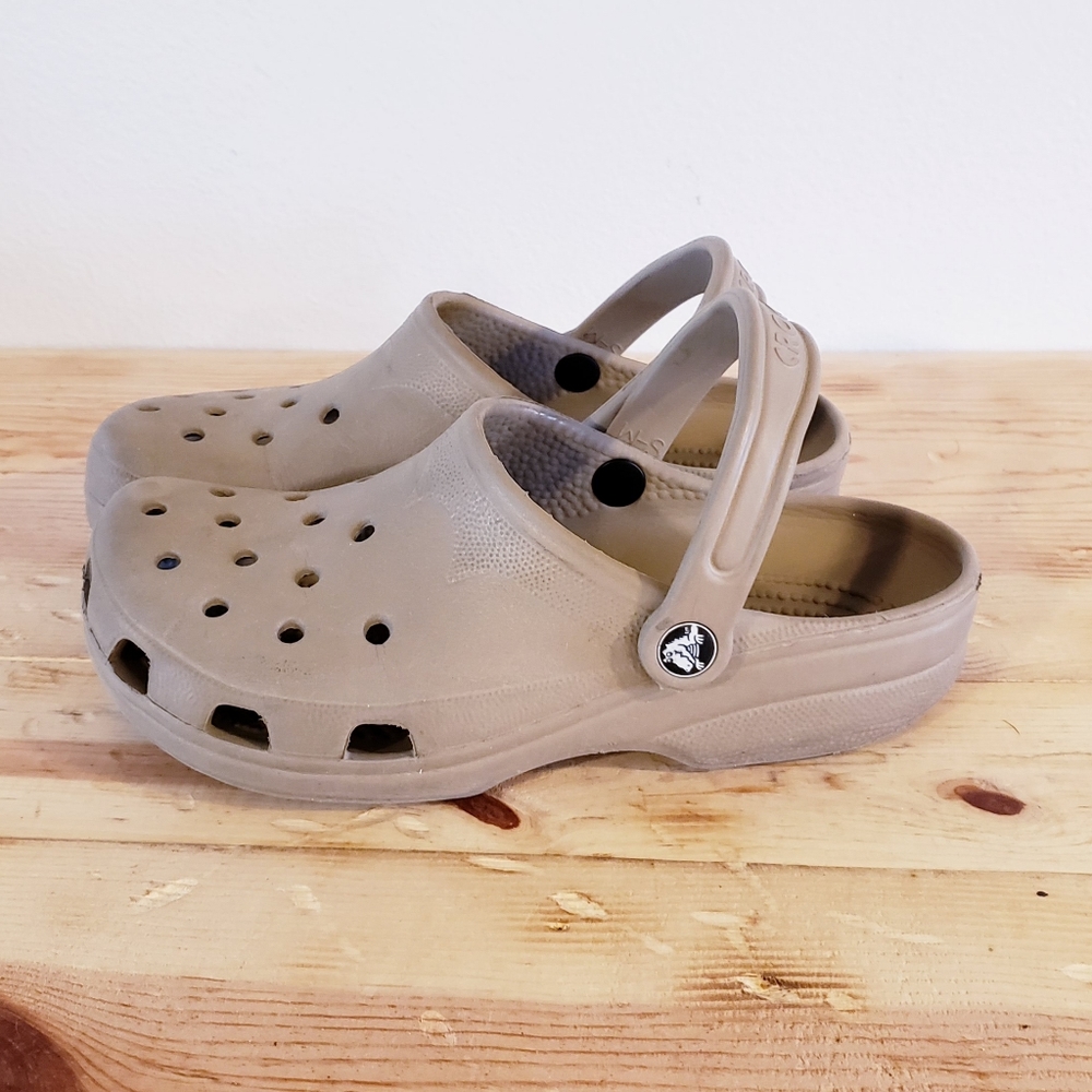 CROCS Clogs Tan Brown Size women's 6-7 men's 4-5 - Picture 6 of 9